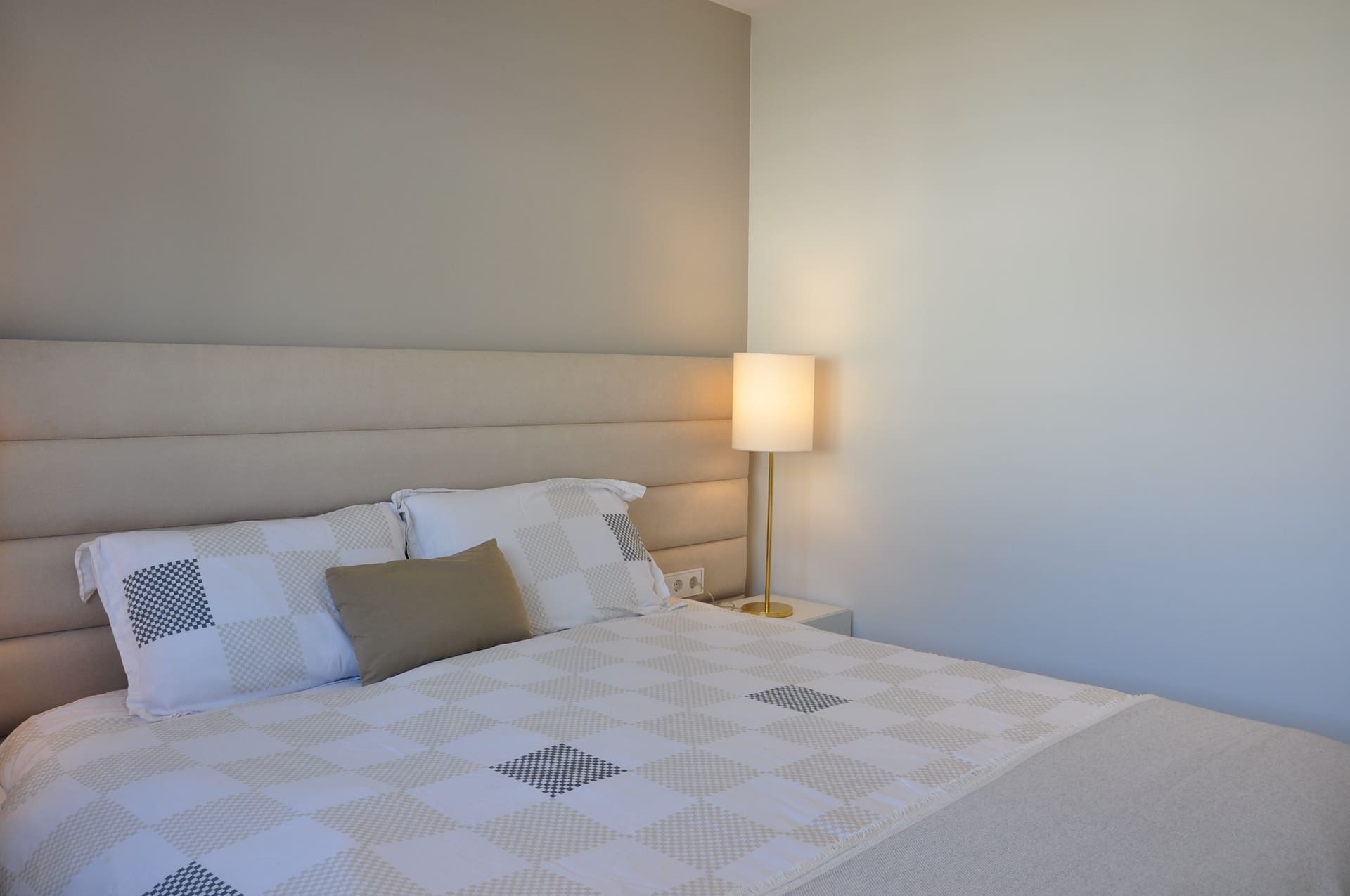 Move-in ready luxury apartment in Higuerón West with sea views and high-end finishes For sale with MDR Luxury Homes 0045 Move-in ready luxury apartment in Higuerón West with sea views and high-end finishes. For sale with MDR Luxury Homes.